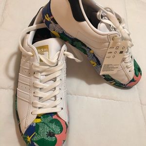 Adidas Sneakers